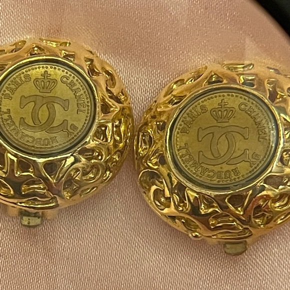 Vintage Chanel by Rubcamell Paris murano glass crown very rare clip on earrings - Picture 8 of 15